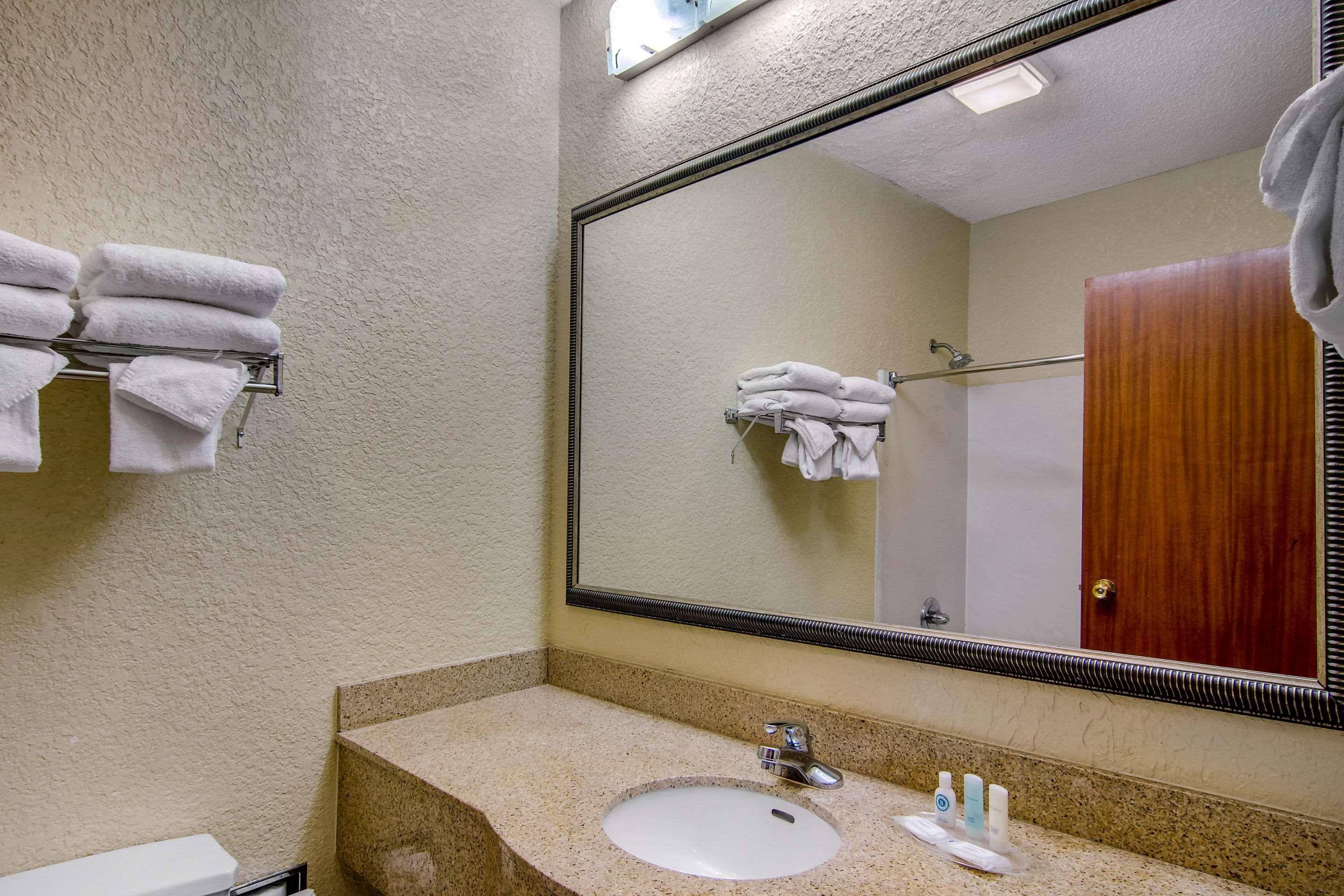 Spark By Hilton Duluth Bagian luar foto