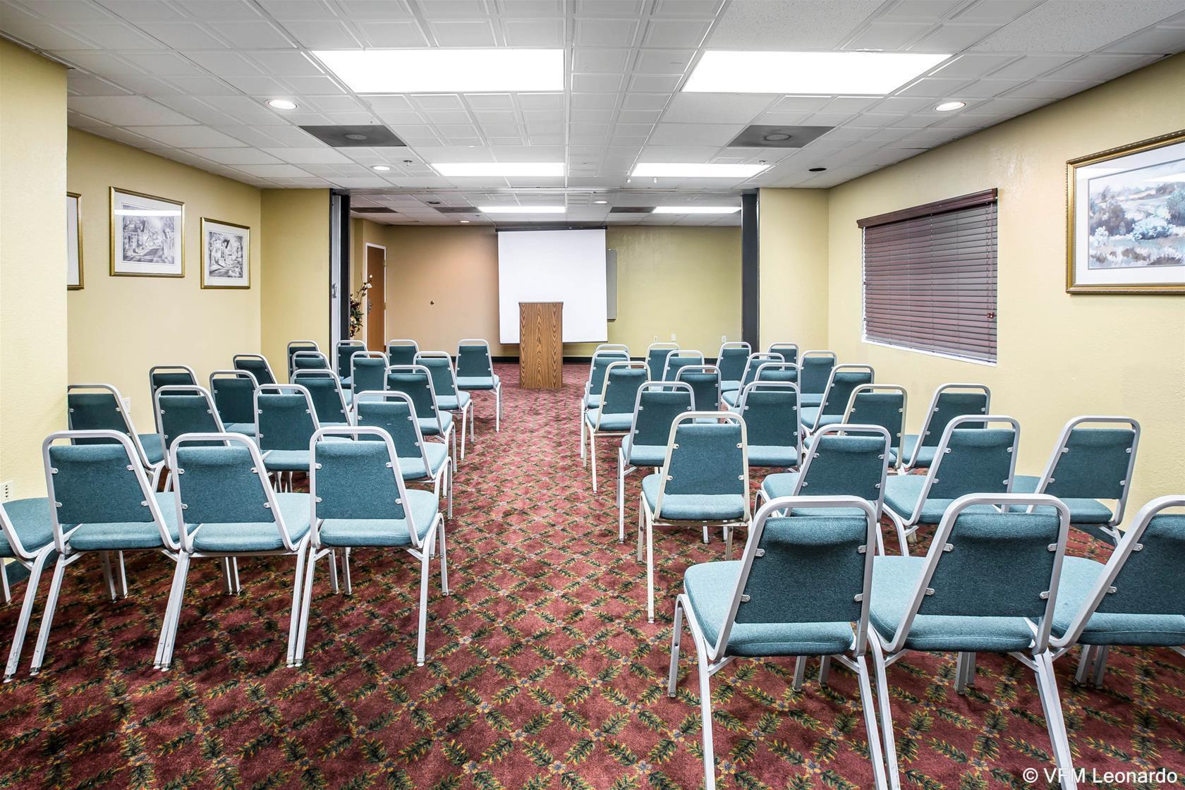Spark By Hilton Duluth Bagian luar foto
